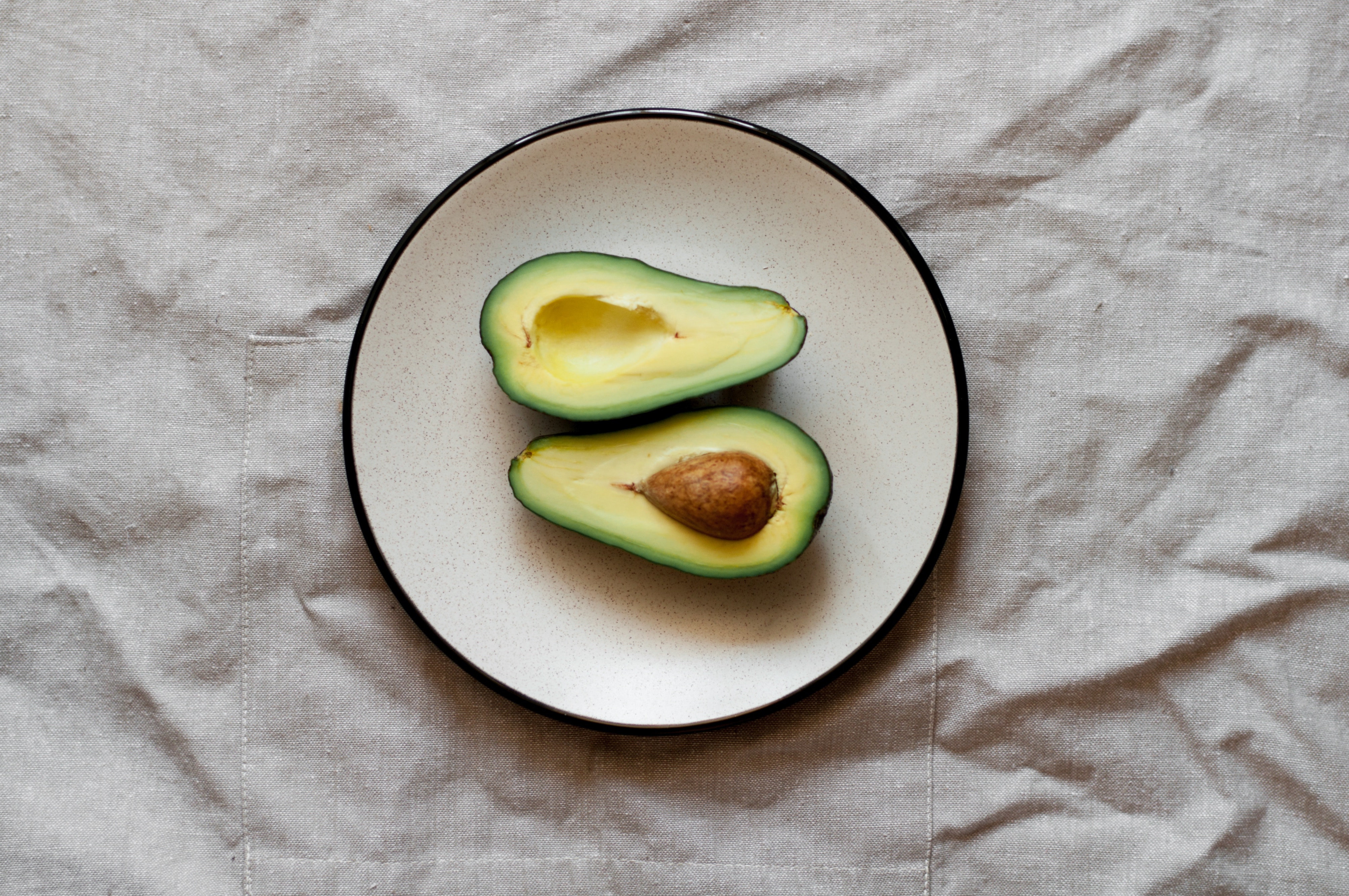 Avocado contains essential fatty acids 